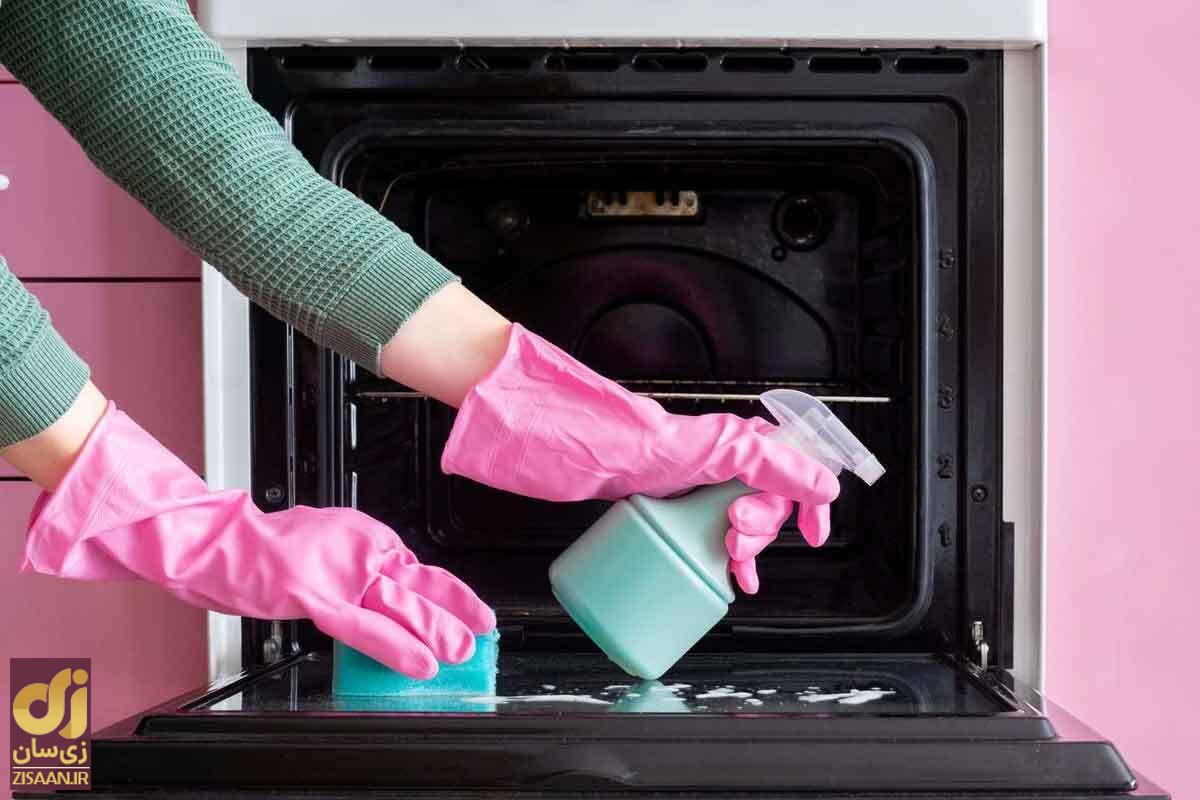 تمیز کردن فر در خانه، به شیوه سوپرحرفه‌ای‌ها امّا ساده