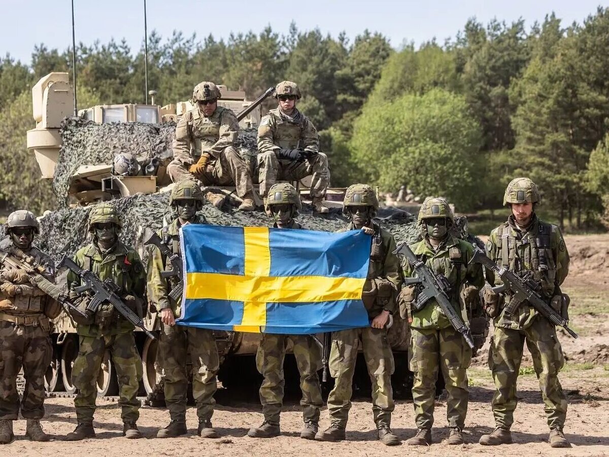 یک مقام سوئد: مردم آماده جنگ باشند