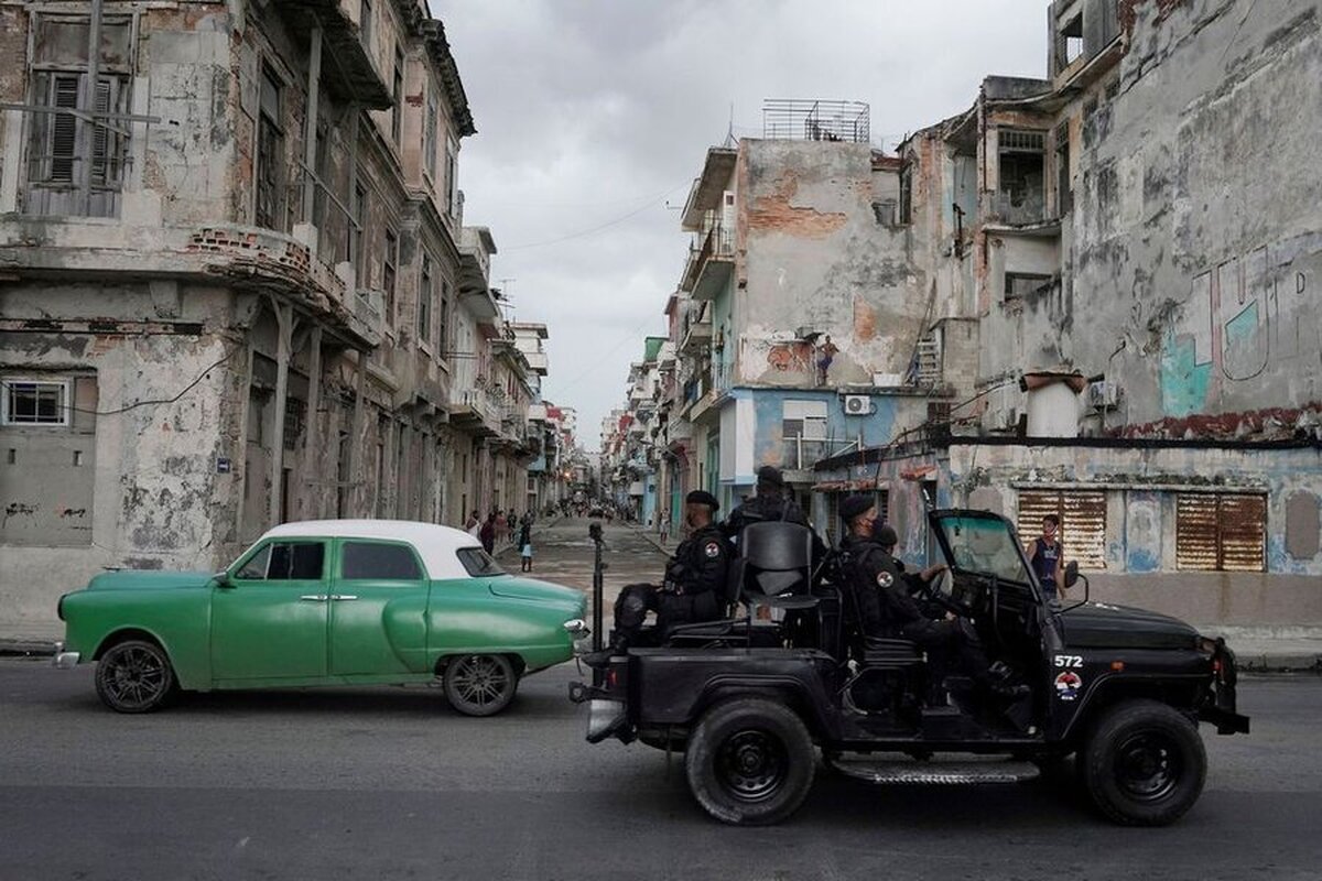 دستور عجیب دولت کوبا درباره قیمت بنزین