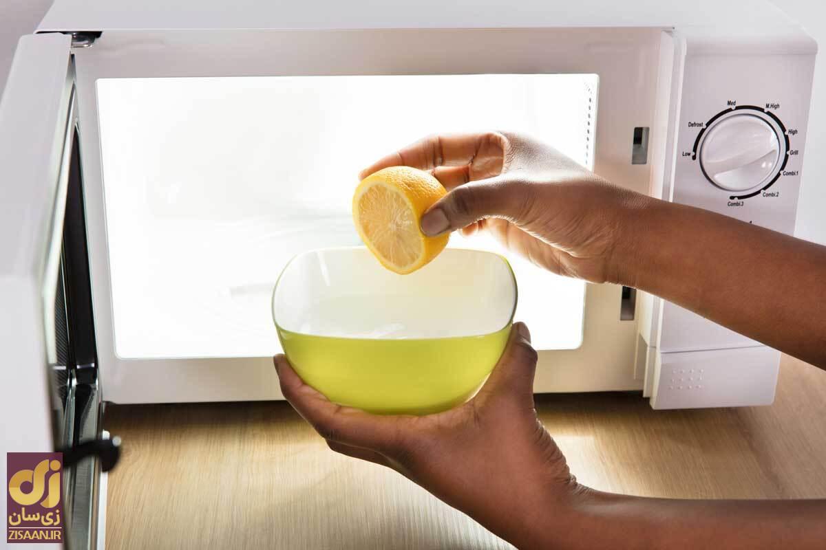 چطور مایکروویو را به طور طبیعی با لیمو تمیز کنیم؟