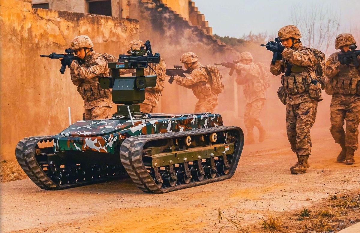 (عکس) رونمایی ارتش چین از یک سلاح رباتیک و عجیب