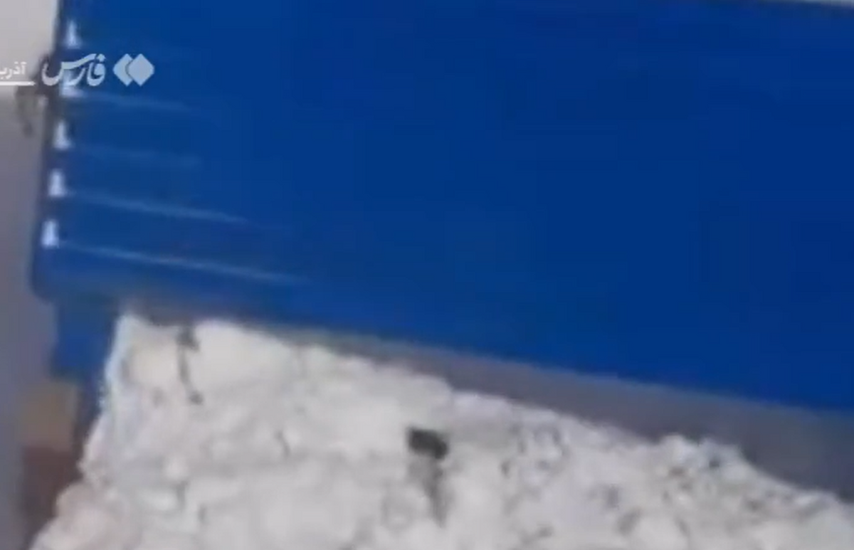(ویدئو) بارش برف سنگین نیسان آبی را در این شهر ایران دفن کرد
