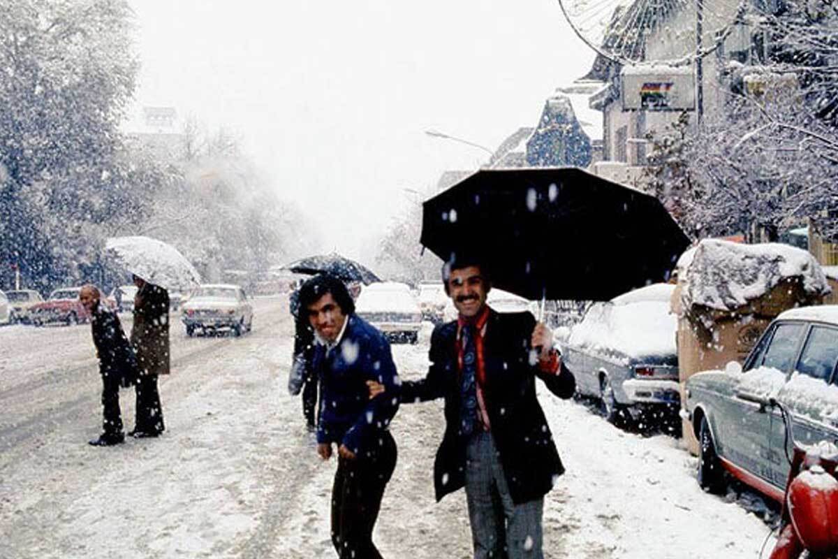 چند عکس خوشمزه از تهران قدیم در برف (تصاویر)