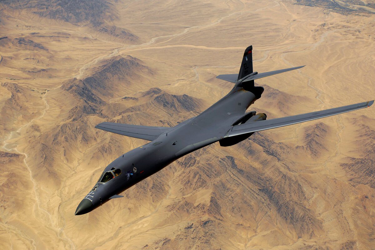 استفاده آمریکا از بمب‌افکن‌های B-1 در حمله به عراق و سوریه