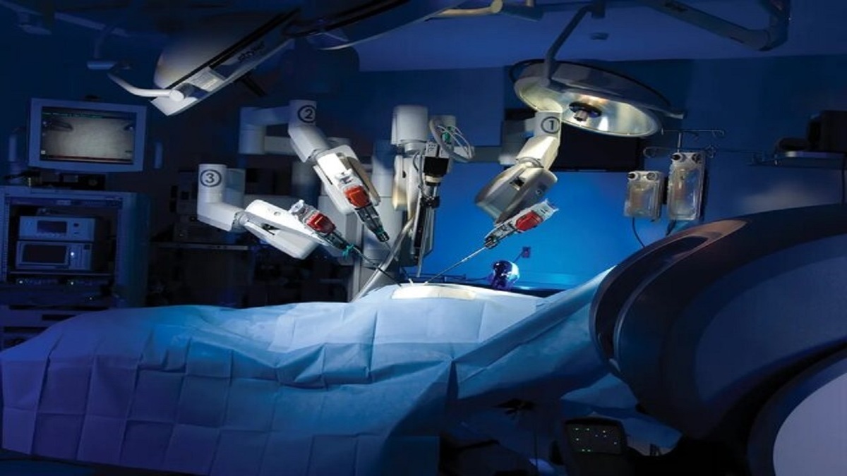 ربات جراح زن بیمار را کشت