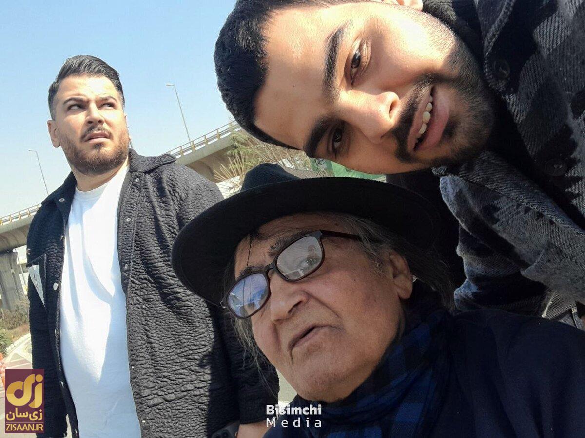 (عکس) بازیگر پیشکسوت با ویلچر در راهپیمایی امروز تهران