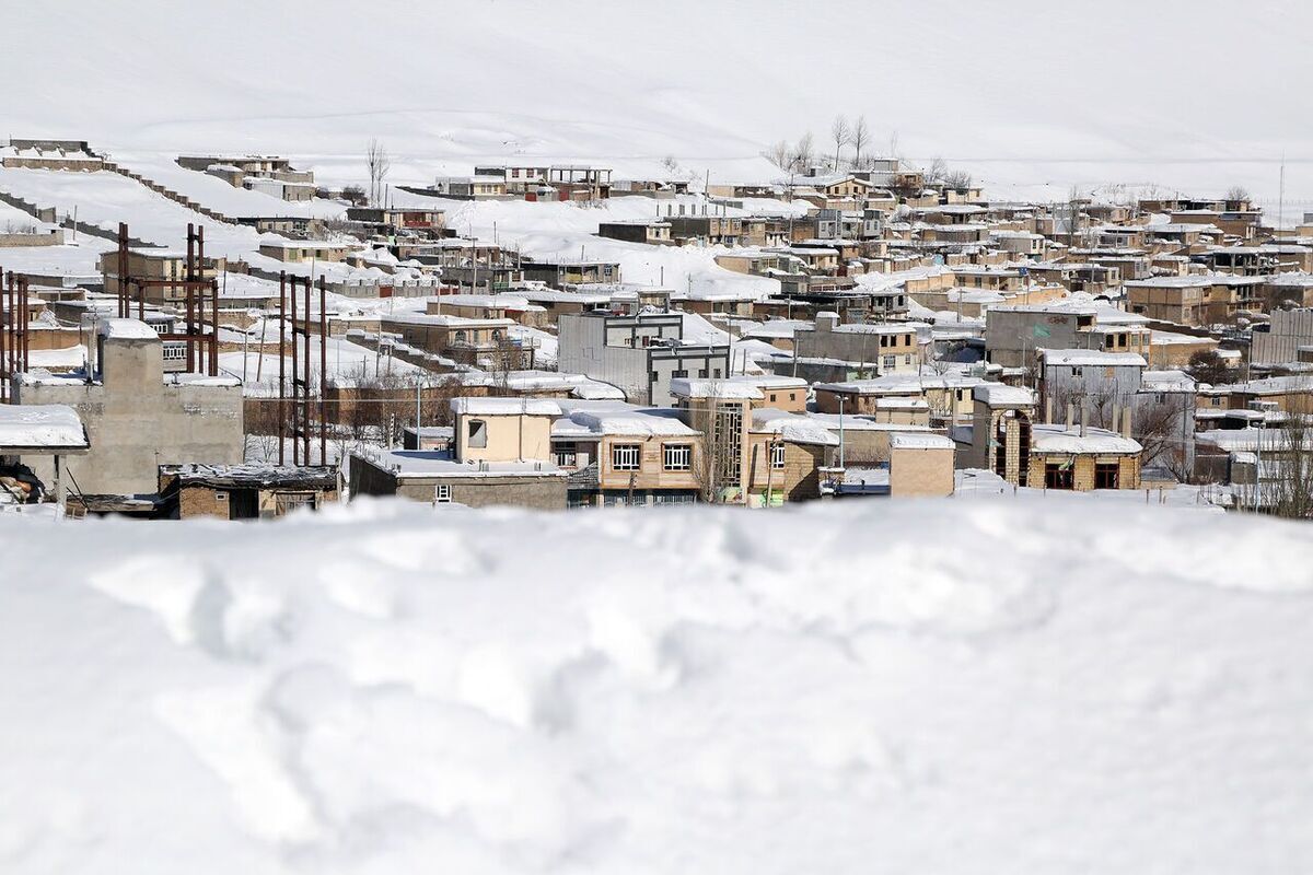 (ویدئو) مدفون شدن خانه‌ها در اثر کولاک برف در شهرستان کلیبر