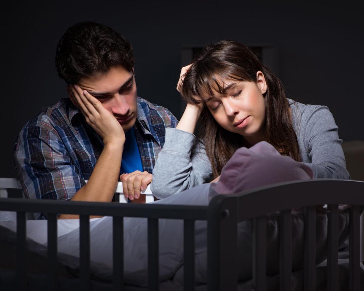 ترفندهایی برای پدر و مادرها؛ با وجود نوزاد در خانه چطور راحت بخوابیم؟