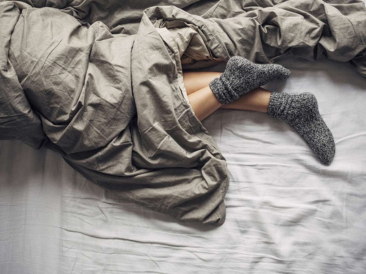 پوشیدن جوراب هنگام خواب زندگی جنسی شما را دگرگون می‌کند!