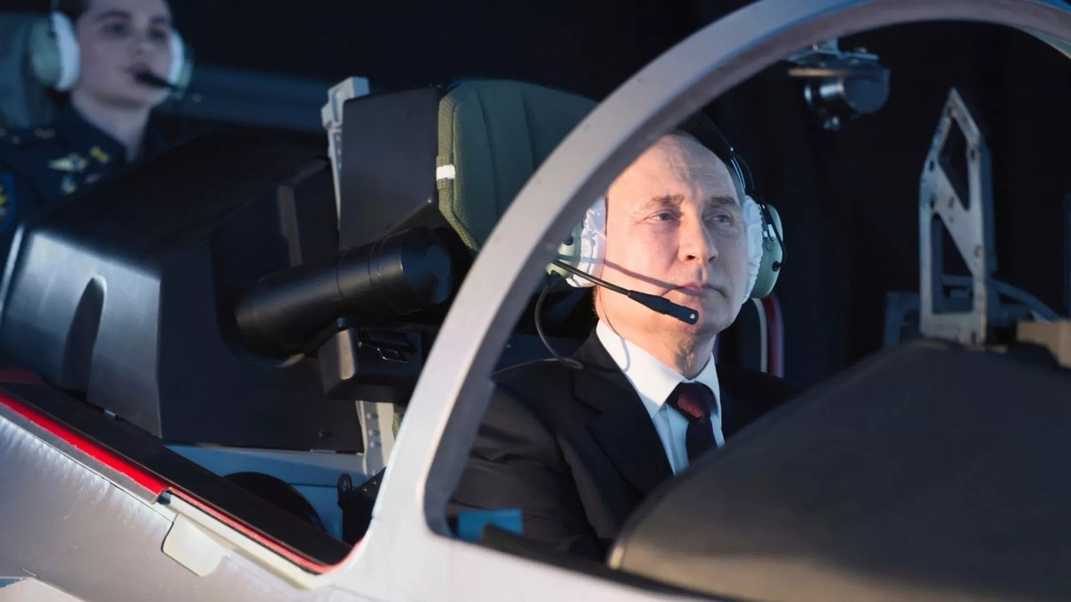 (ویدئو) پرواز پوتین با شبیه‌ساز جنگنده روسی