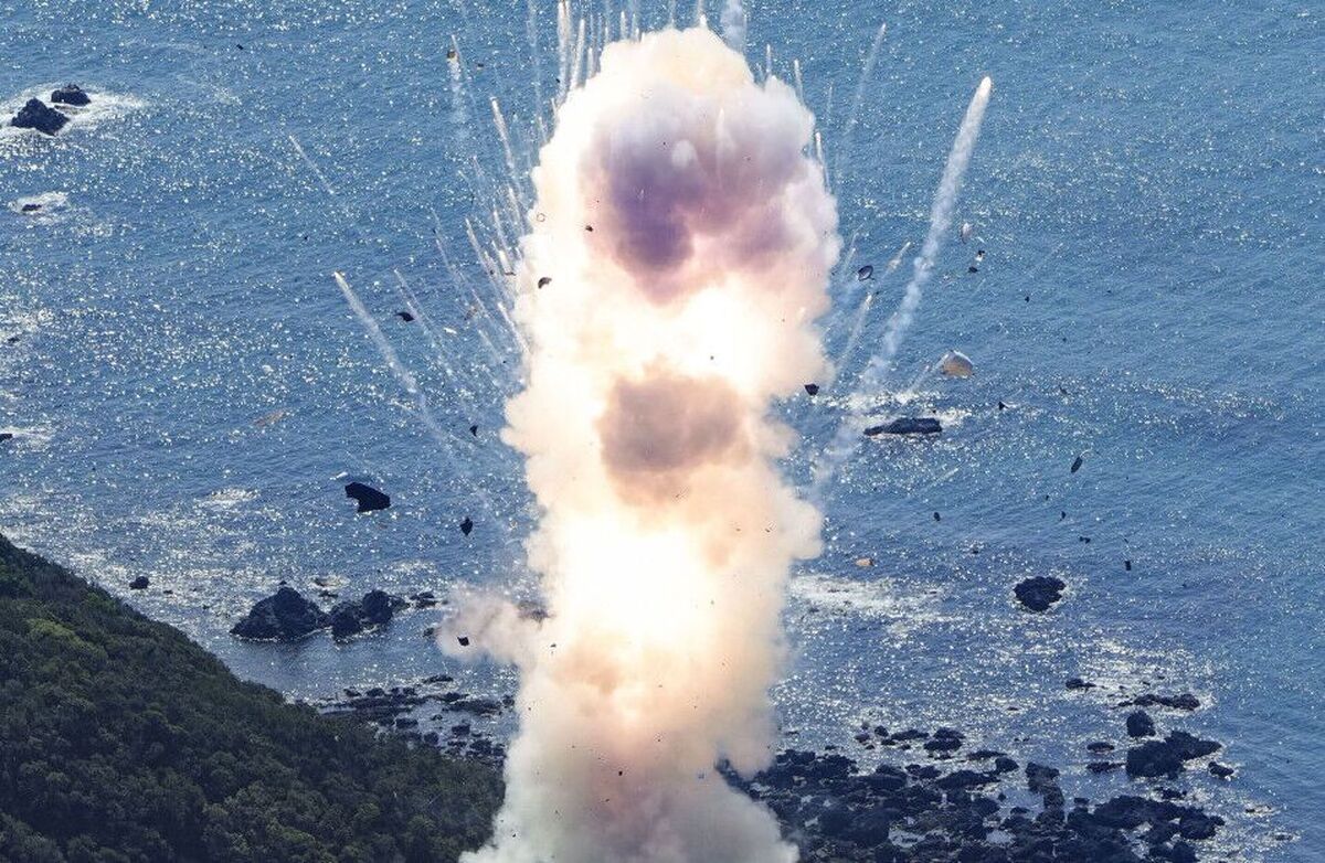 (تصاویر) انفجار موشک اسپیس وان پس از پرتاب از پایگاه ژاپن
