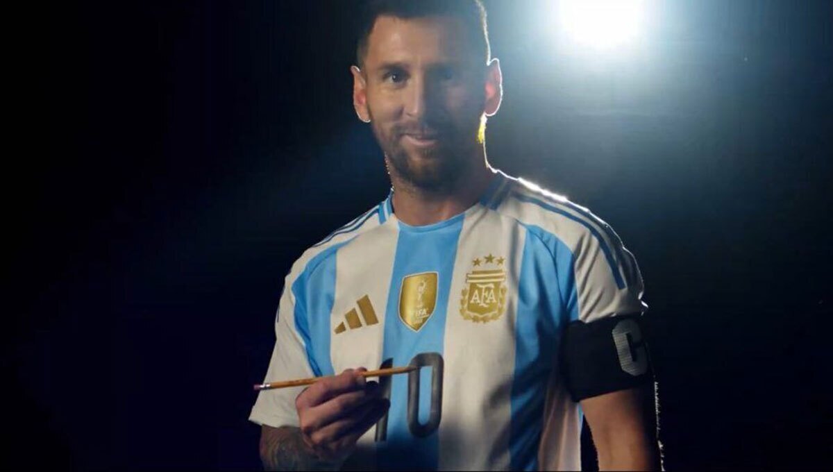 (عکس) آخرین لباس تیم ملی آرژانتین که مسی خواهد پوشید!