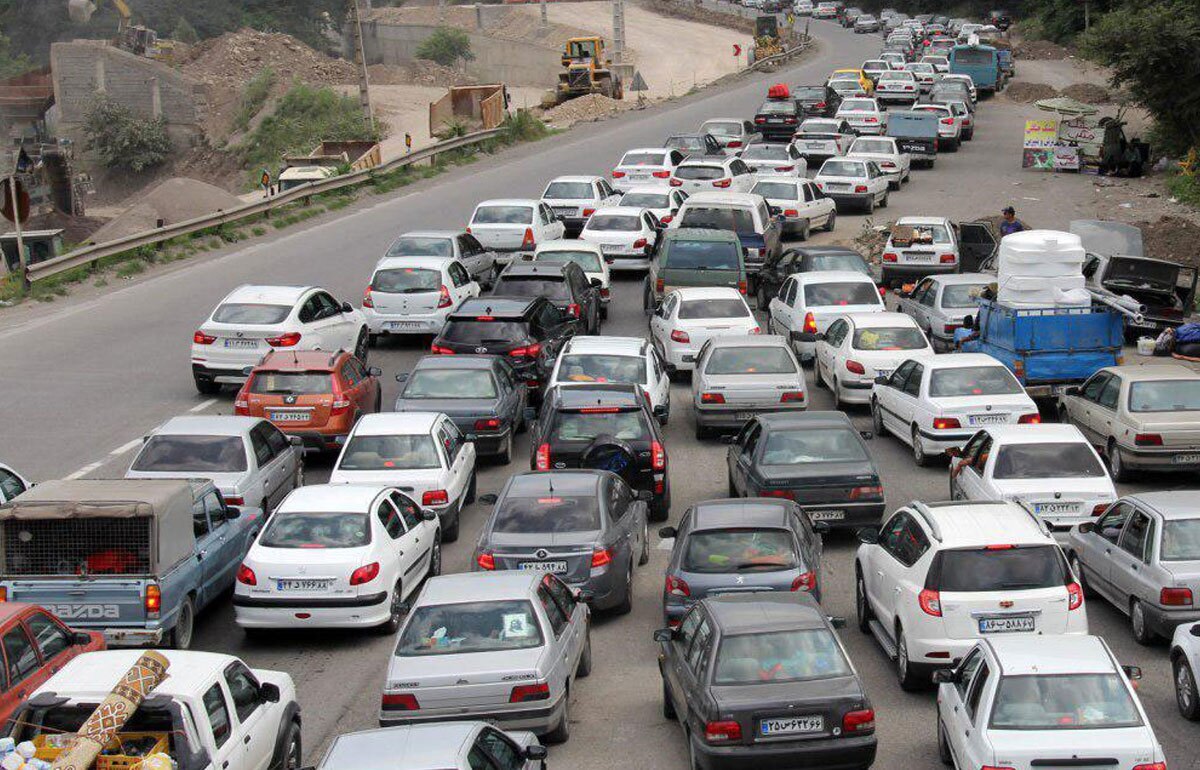 وضعیت ترافیک جاده هراز؛ ترافیک نیمه‌سنگین و یک طرفه ماندن چالوس و آزادراه تهران - شمال