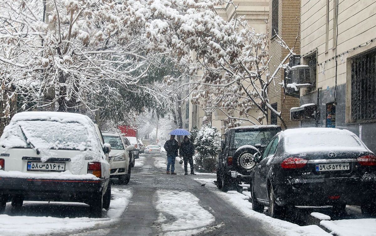 کولاک برف در تهران/ کاهش دما تا ۱۲ درجه