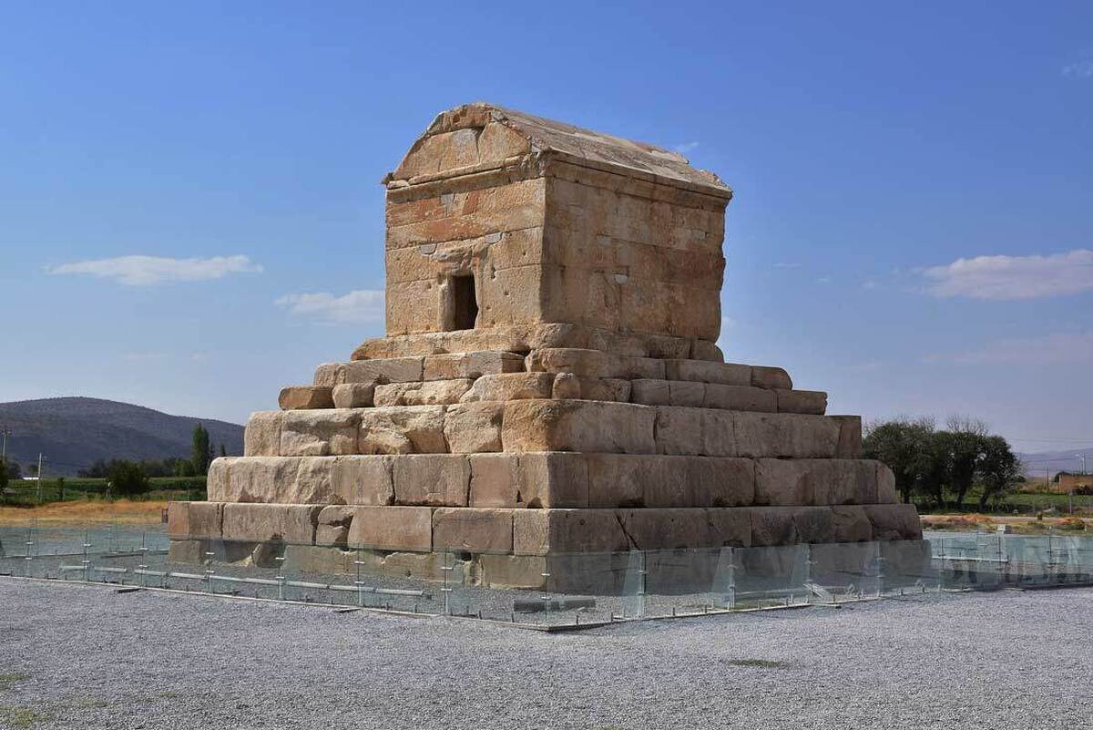 (عکس) قدیمی‌ترین تصویر از مقبره کوروش در دوره قاجار