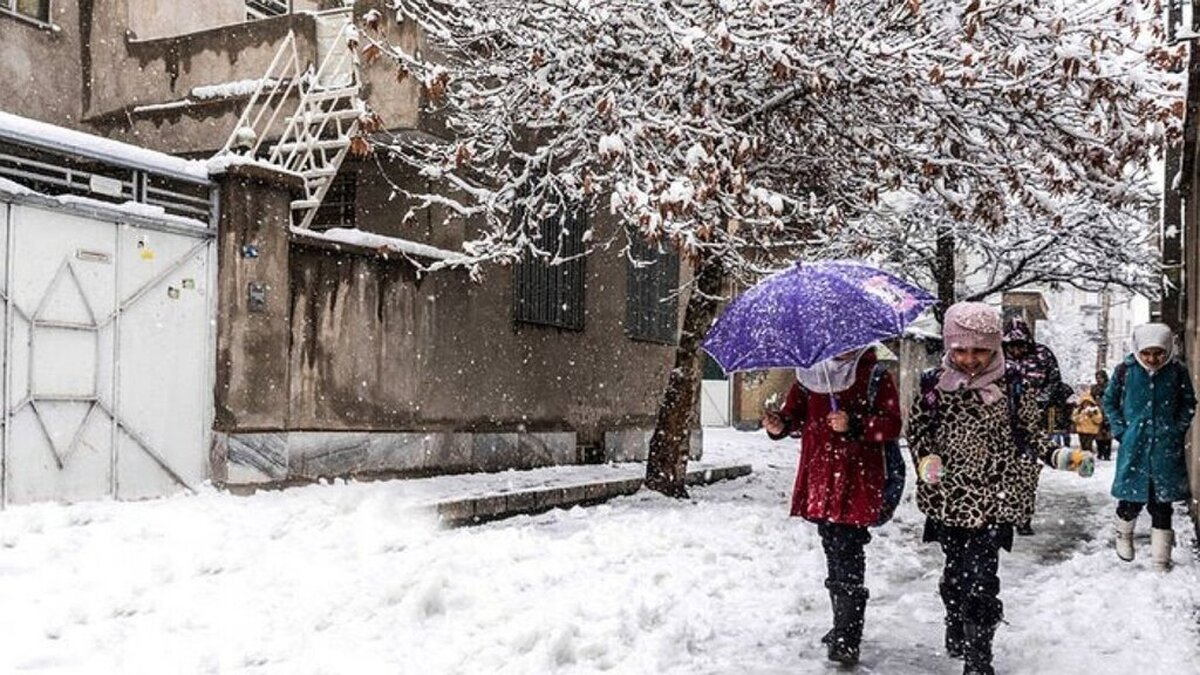برف و یخبندان مدارس ۴ شهرستان تهران را تعطیل کرد