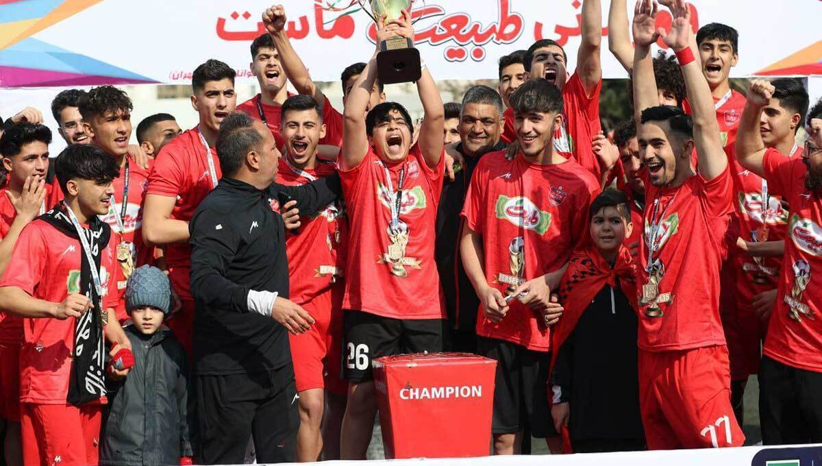 عکس جدید از همسر هادی نوروزی در جشن قهرمانی پرسپولیس