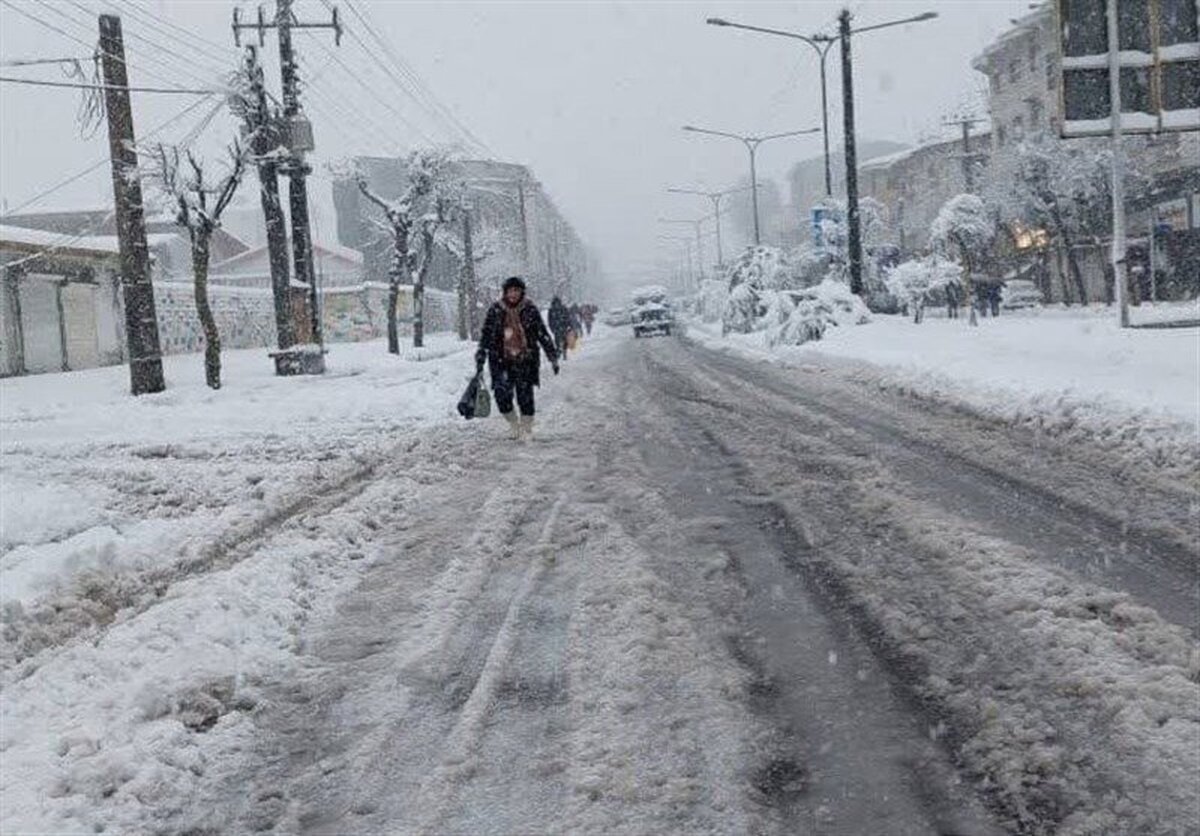 وضعیت عجیب خیابان‌های رشت پس از بارش سنگین برف + تصاویر
