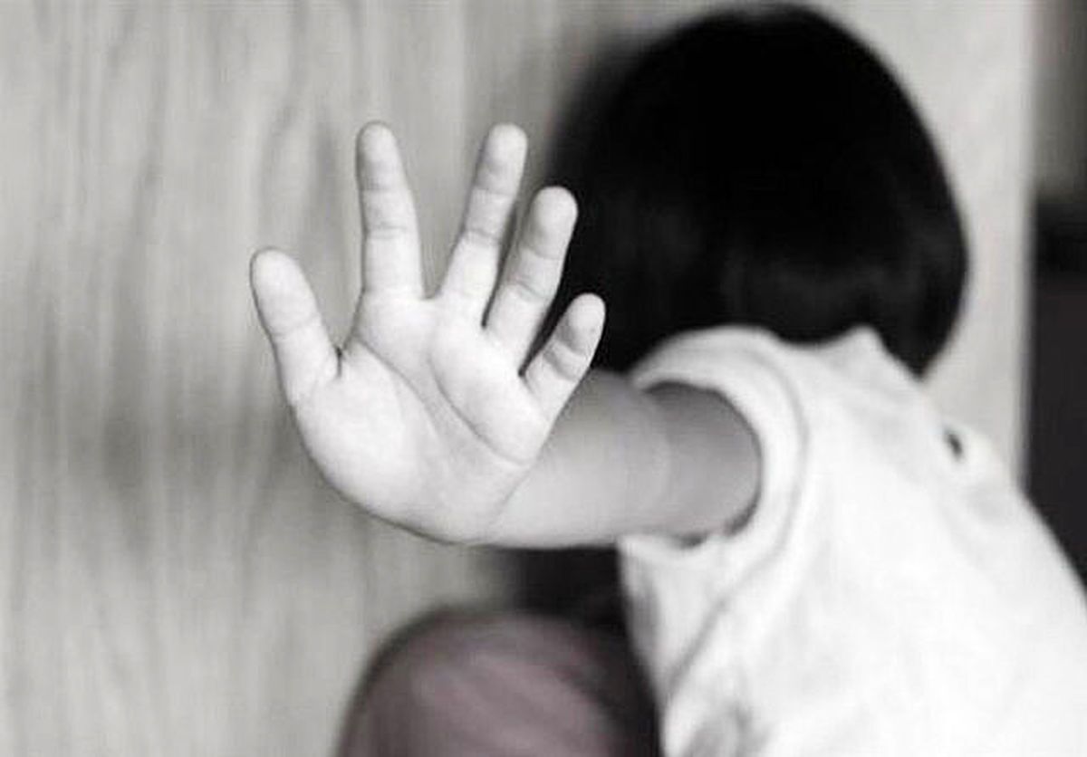قتل دردناک دختر ۹ ساله به دست پدر و نامادری‌اش