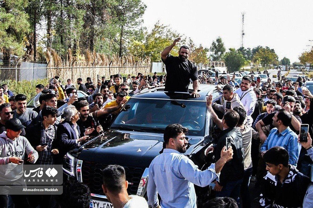 (عکس) خودروی میلیاردی هادی چوپان خبرساز شد!