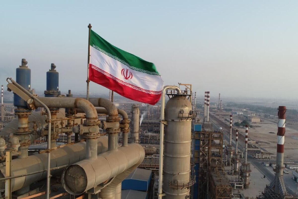 ایران در سال ۱۴۰۲ چقدر نفت فروخت و چقدر تخفیف داد؟
