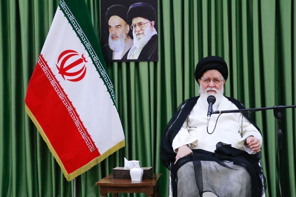 علم‌الهدی: تمام سیاستمداران روی کره زمین می‌گویند رهبری به اقتدار رهبر ایران وجود ندارد