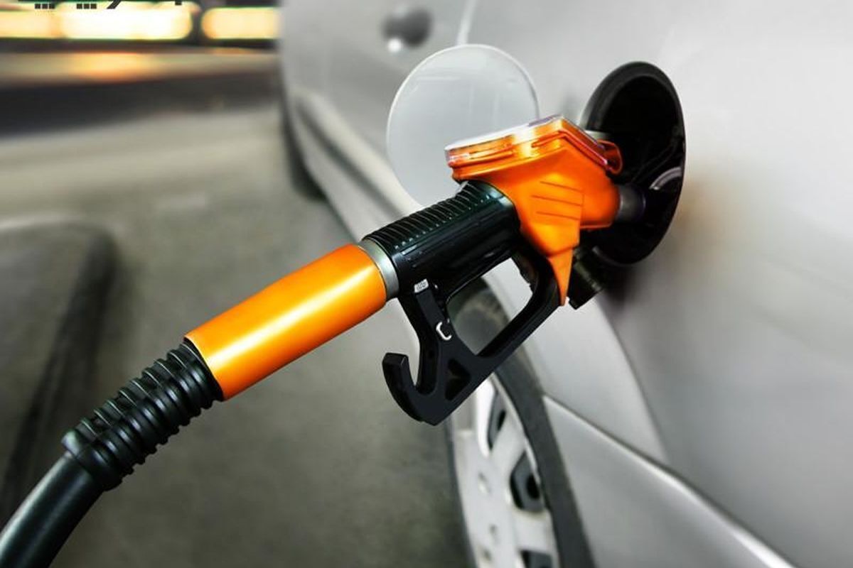 پیش‌بینی مهم پنج کارشناس از قیمت بنزین در سال ۱۴۰۳/ گرانی بنزین در راه است؟