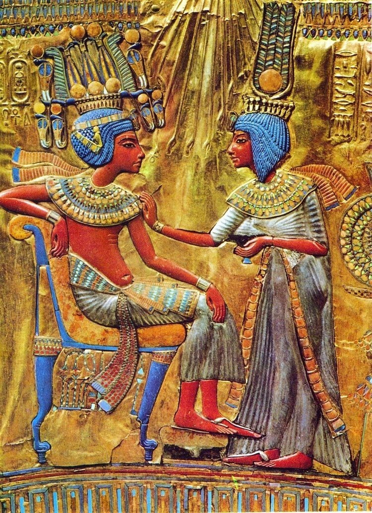چرا مصریان باستان با خواهر و دختر خود ازدواج می‌کردند؟