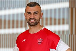 (ویدئو) اقدام عجیب و آبروریزی سردار دورسون بعد از پایان نیمه اول پرسپولیس و الهلال