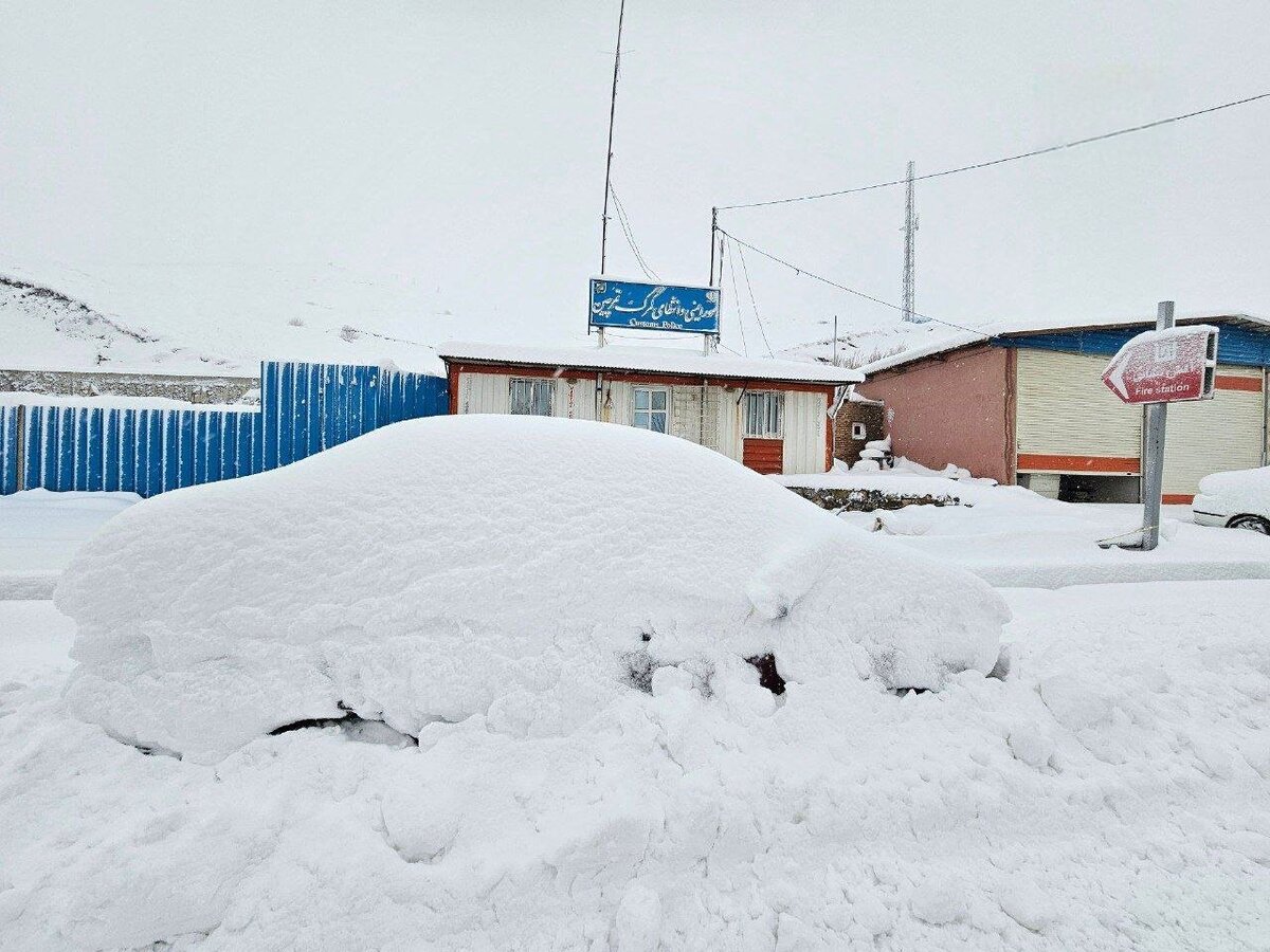 (تصاویر) خودرو‌ها زیر برفِ این بخش ایران مدفون شدند