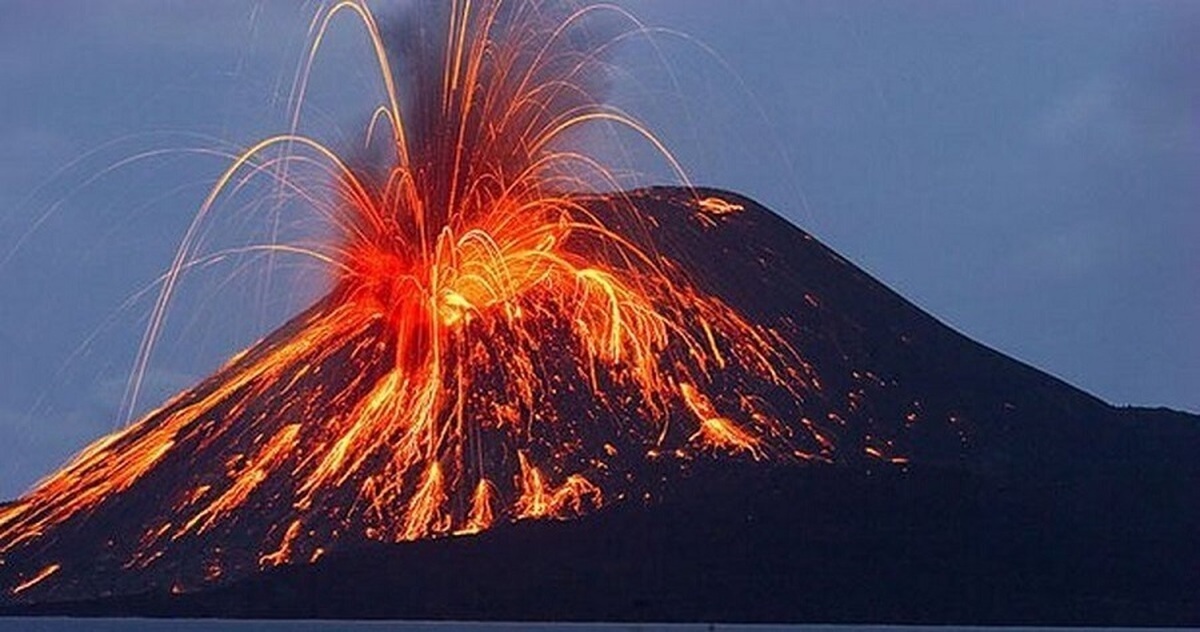 تصاویر وحشتناک از فعالیت آتشفشان در اندونزی + ویدئو