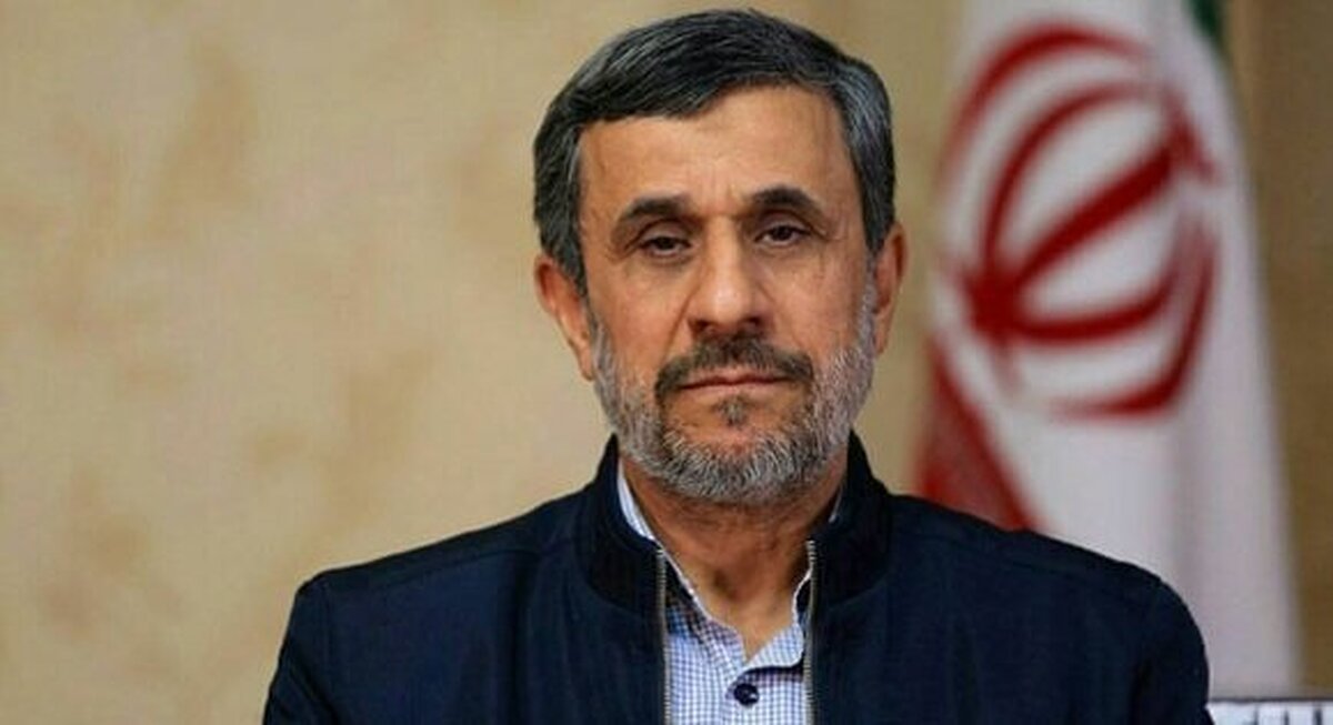 تصویری متفاوت از محمود احمدی‌نژاد در میان نیروهای امنیتی + عکس