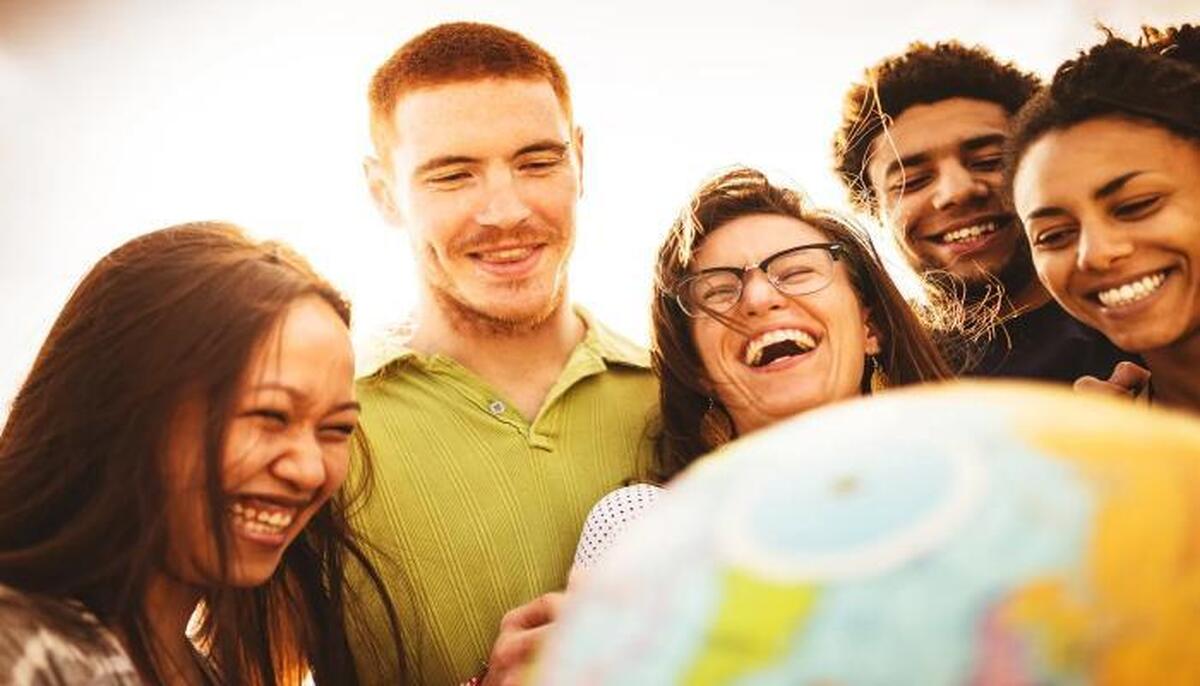 شادترین کشورهای جهان در سال ۲۰۲۴؛ رتبه ایران و افغانستان چند است؟