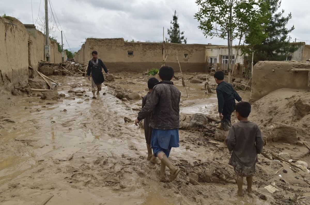 ویدئو | نجات معجزه‌آسای یک کودک از سیلاب بغلان افغانستان!