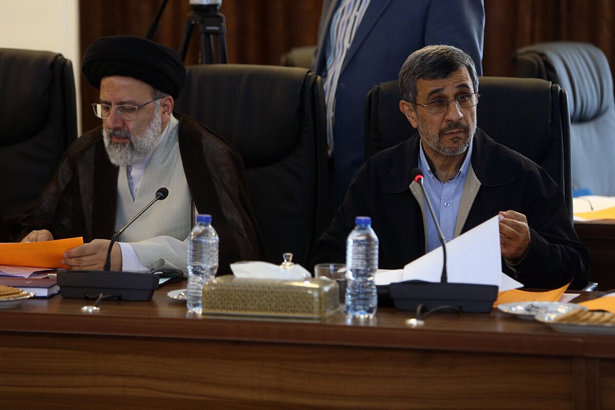 نفوذ محمود احمدی نژاد در دولت رئیسی به روایت امیری فر /قالیباف رقیب جدی رئیسی در ۱۴۰۴ است