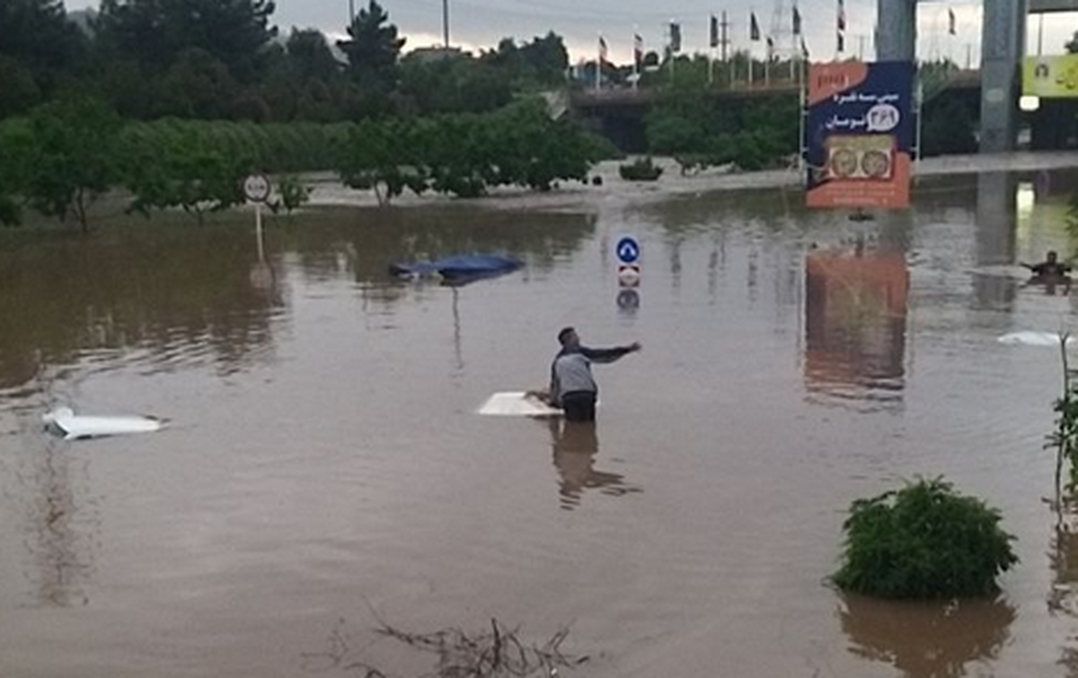 تصاویر جدید از سیلاب وحشتناک در معابر مشهد