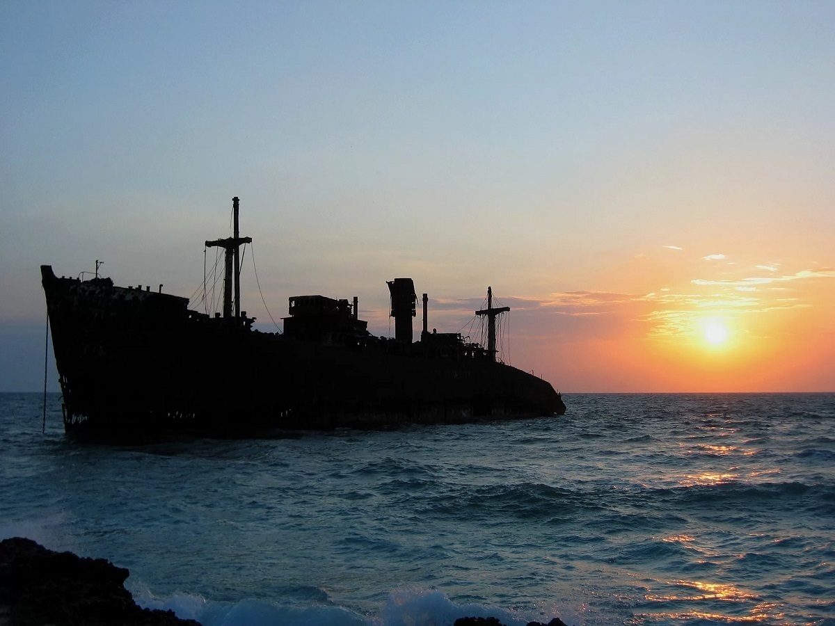 ویدئو | کمر کشتی یونانی در کیش شکسته شد