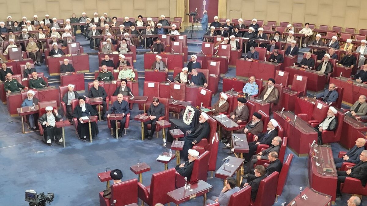 تصاویری از صندلی خالی ابراهیم رئیسی و آل هاشم در مجلس خبرگان