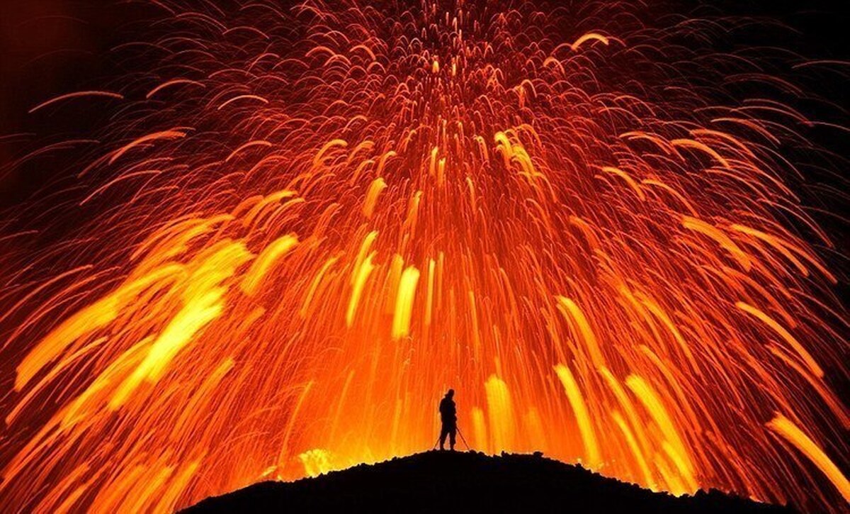 ویدئو| فوران شگفت‌انگیز آتشفشان در ایسلند