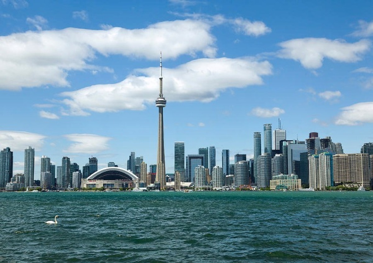 (تصاویر) معماری چشم نواز یک خانه ۹۲ متری در تورنتو!