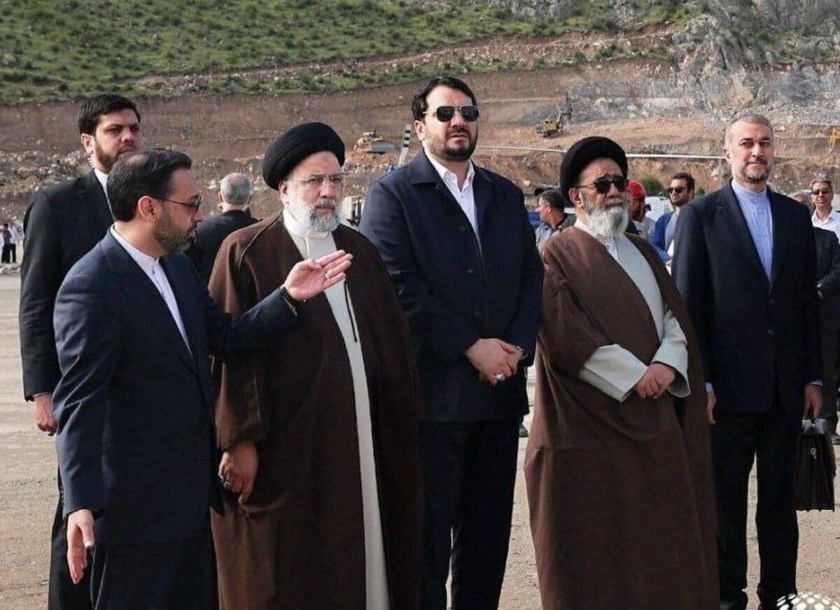 عکس | آخرین نماز رئیسی و آل هاشم پیش از شهادت