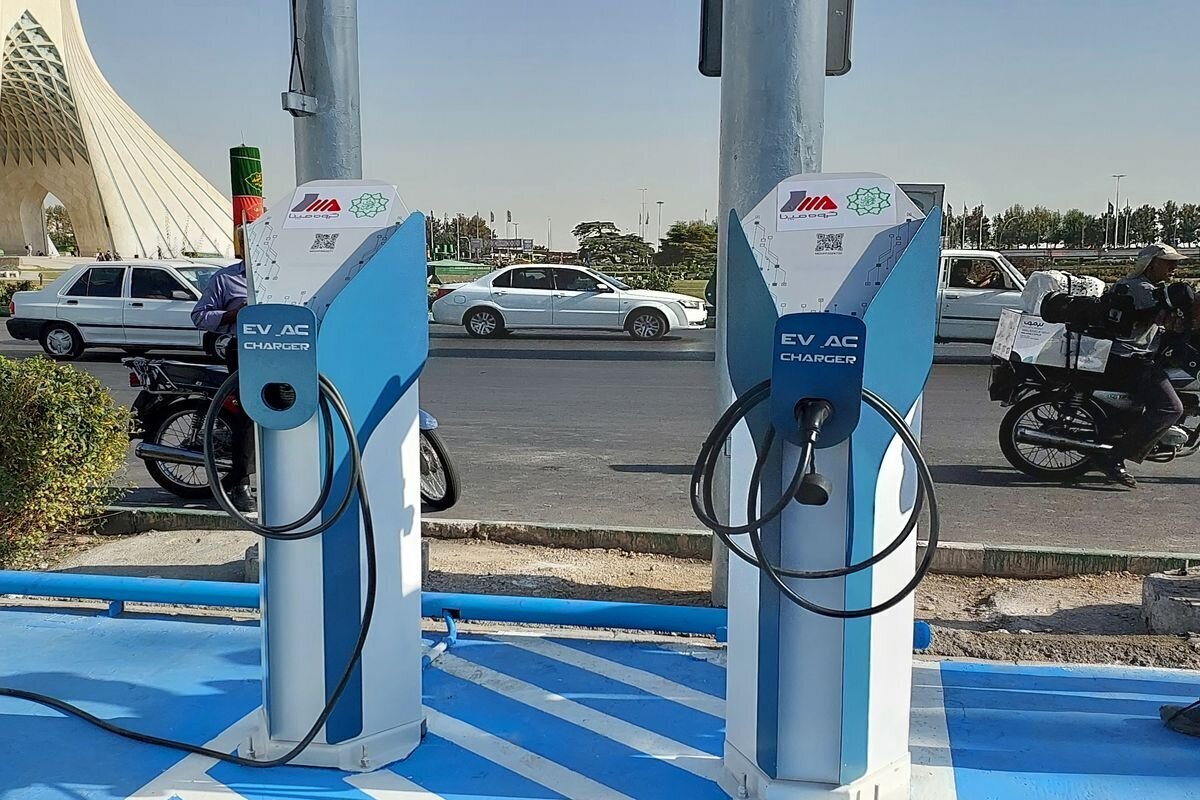 همه چیز درباره شارژ خودروهای برقی در ایران؛ از محل تا هزینه شارژ