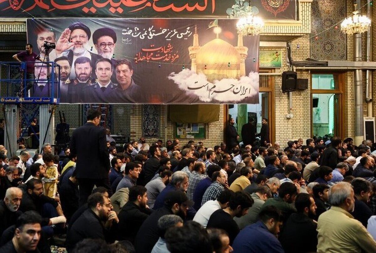 (تصاویر) فرزندان رهبر انقلاب در گرامیداشت شهید رئیسی در مسجد ارک
