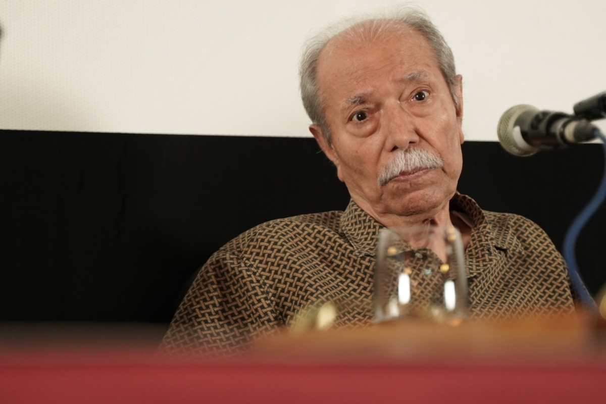 ویدئو| خوانندگی علی نصیریان در آستانه ۹۰ سالگی