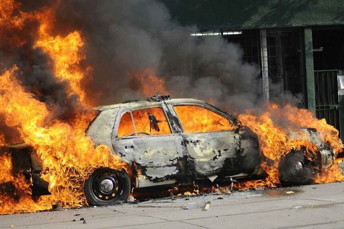 گرمای هوا ۲۸۱ خودرو در اصفهان را به آتش کشید