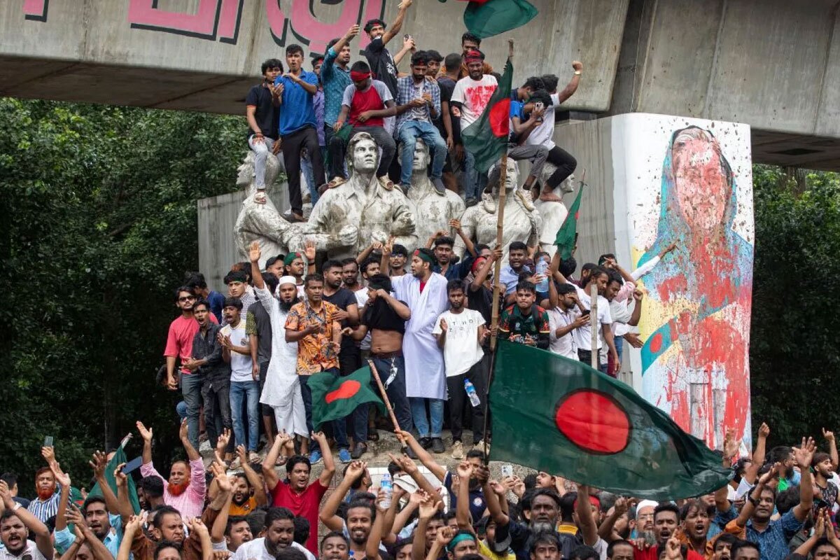 رهبر انقلاب بنگلادش؛ ناهید اسلام کیست و چگونه مردم را علیه شیخ حسینه بسیج کرد؟