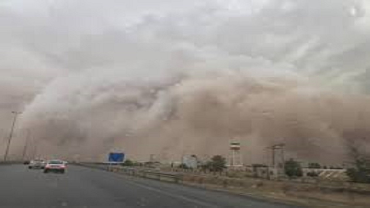 طوفان در استان البرز برق سه شهرستان را قطع کرد