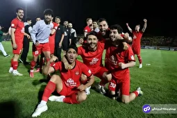 ویدئو | جشن قهرمانی تراکتور در ورزشگاه خالی در اهواز