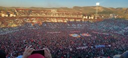 ویدئو | هواداران تراکتور جشن قهرمانی را بهم ریختند!