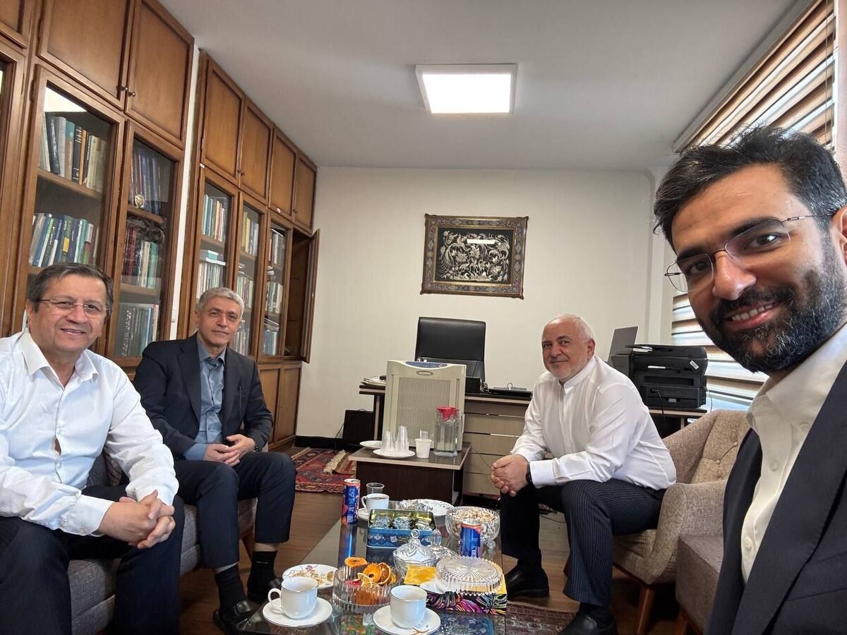 عکس یهویی آذریجهرمی با همتی و ظریف